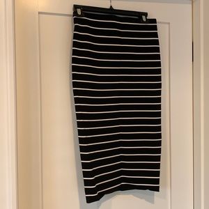 Good American black and off-white striped pencil skirt